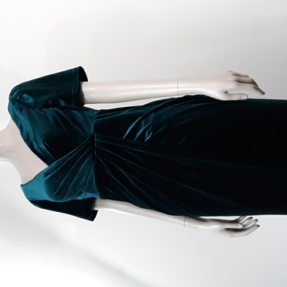 Revelry Sz 4 Emerald Green Velvet Dress